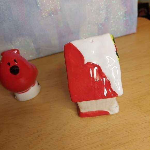 Ceramic Red Bird with Birdhouse Salt and Pepper Shakers - Picture 5 of 14